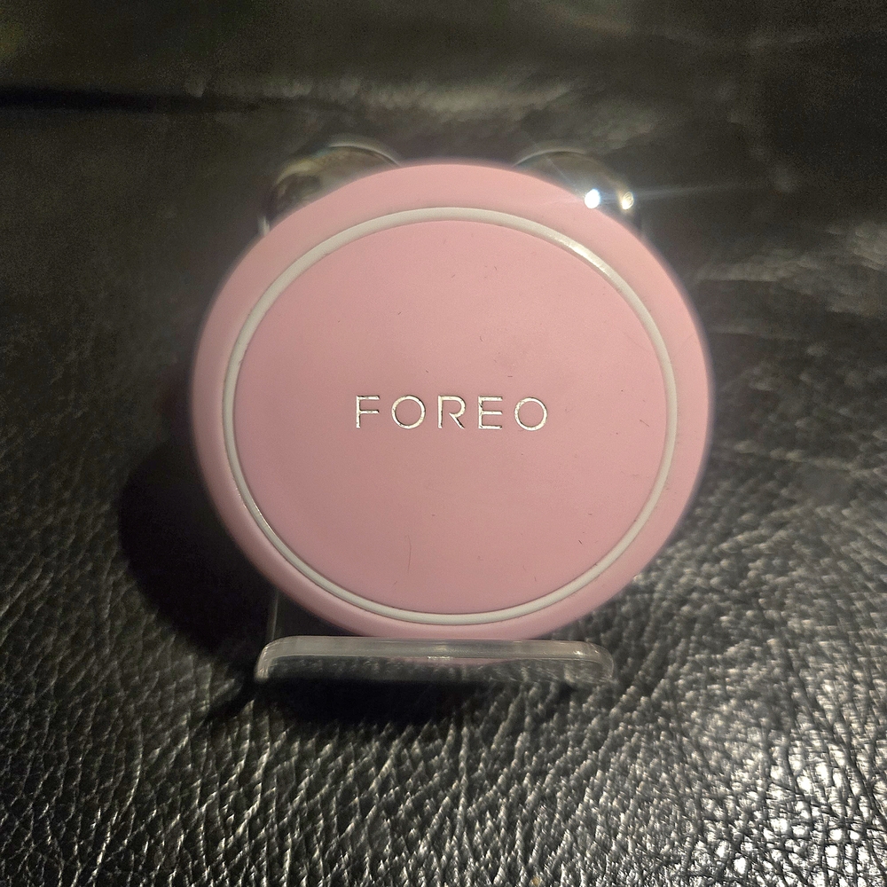 FOREO BEAR Mini Microcurrent Facial Device - Picture 3 of 5